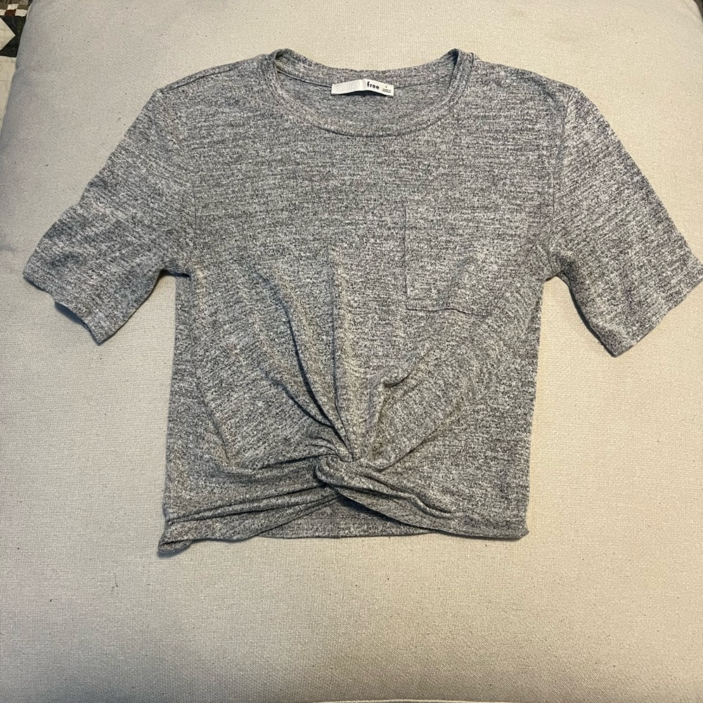 Aritzia Wilfred Free crop top